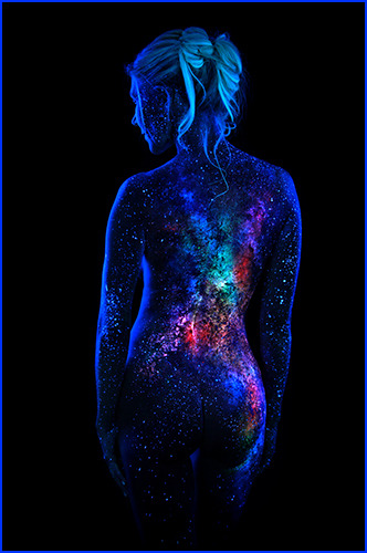 lucidlunngs: allstarsandconstellations:  Astounding fluorescent body painting revealed through the u