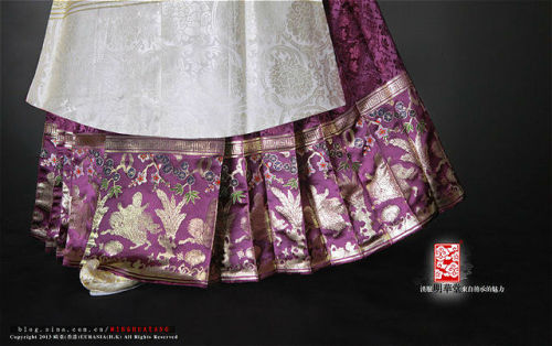 Chinese hanfu collection of Ming dynasty by Minghuatang(明华堂) Part Ⅰ ：Mamianqun(马面裙), a pleated Chine