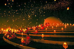 earth-song:  “YeePeng Festival ChiangMai