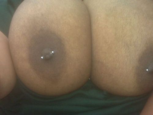 bigpapitaz:  Luv Nipple Rings😍😍😍