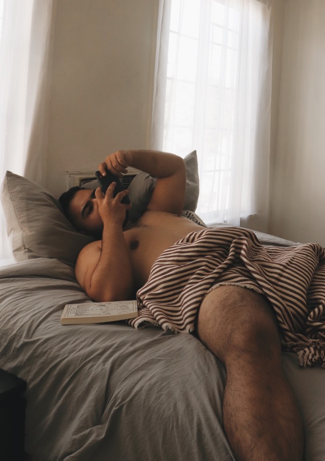 edwinggiovanny:Quiet day at home 