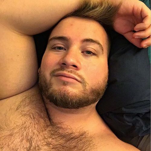gthebearcub:“This whiskey got me feeling pretty…” (Higher)- Rihanna
