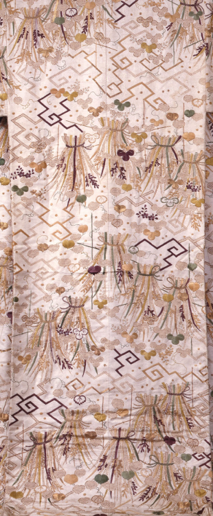 Uchikake garment with design of ligntning and rice sheavesUnknown maker, Edo period, 19th century / 