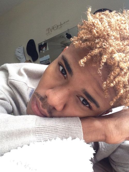 yungndpsycho:egotisticalgold:Bbyboy  Papi