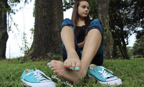 ivorysoles: I love converse. And thank goodness my footboys do too. Keep my collection growing! And 