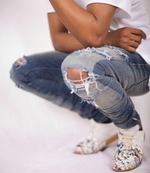 90skiddsolotoowild:  blvkdlyfe:  blvkdlyfe for fashion daily. Repcode: “blvkd” for 20% off on Karmaloop & Plndr.  http://90skiddsolotoowild.tumblr.com/ 