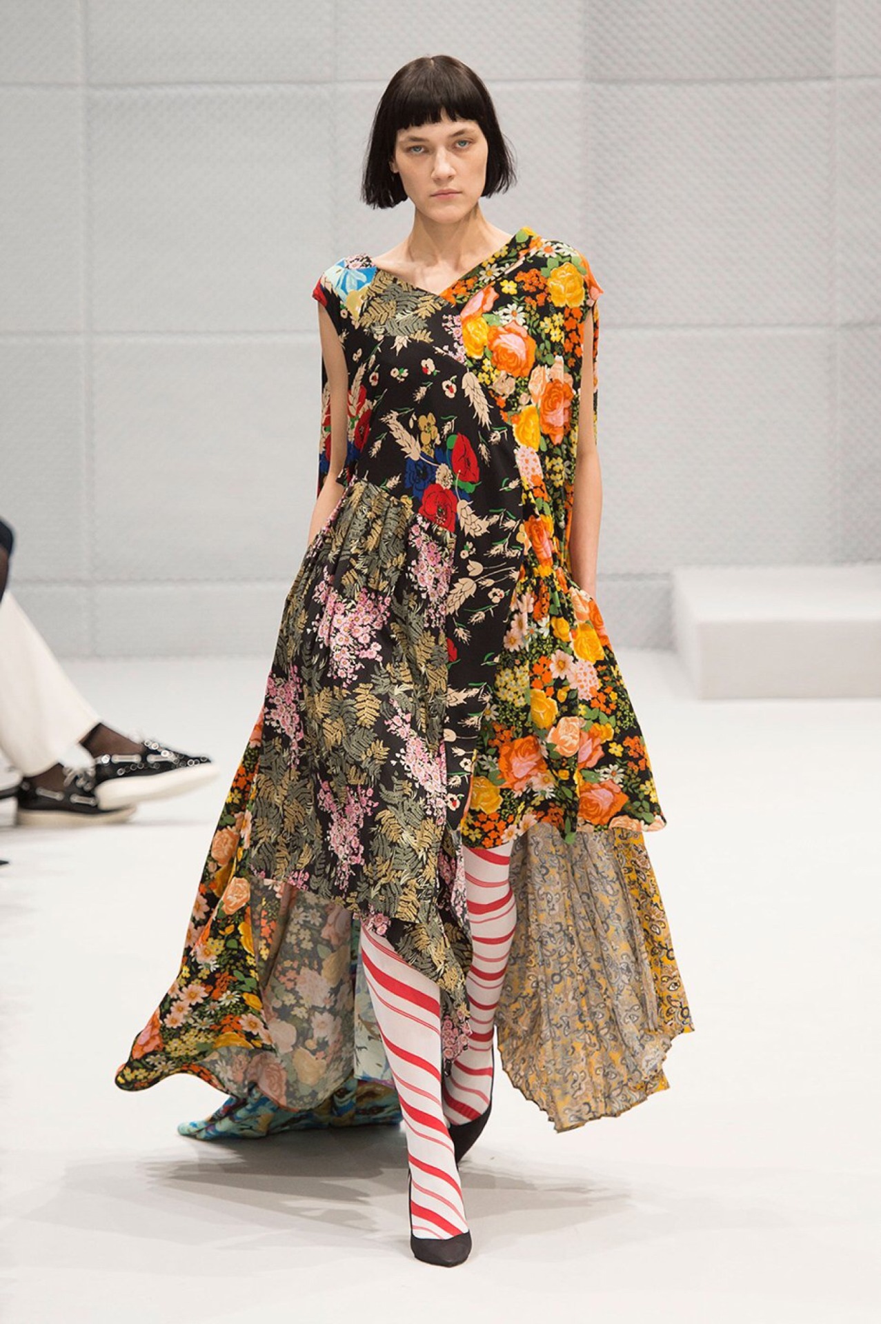 fdm LOVES || FashionDailyMag - Floral mash up Balenciaga fw16 #pfw (Ph...
