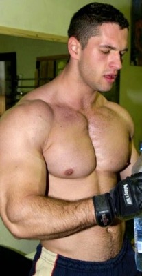 doyoulovemymen:  Be my coach and always be shirtless 