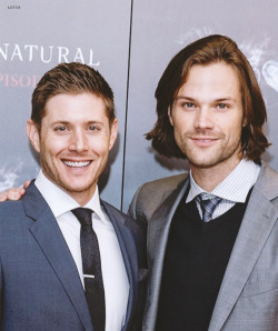 wellcometothedarkside:  Jared and Jensen [200th episodes party ➡redcarpet] [credit] 