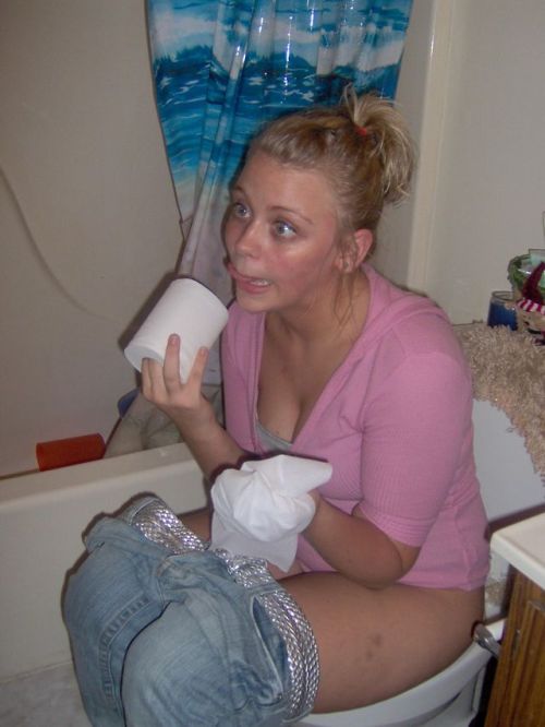 TOILET PEE