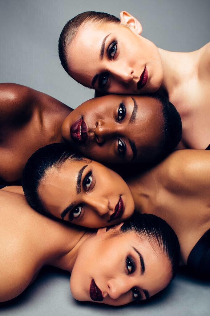 pakeeztani:fuckingsocietyraw:I  brown women are so hot  why is the white woman on