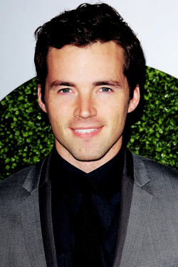 rcarlyles:  Ian Harding arriving at GQ’s