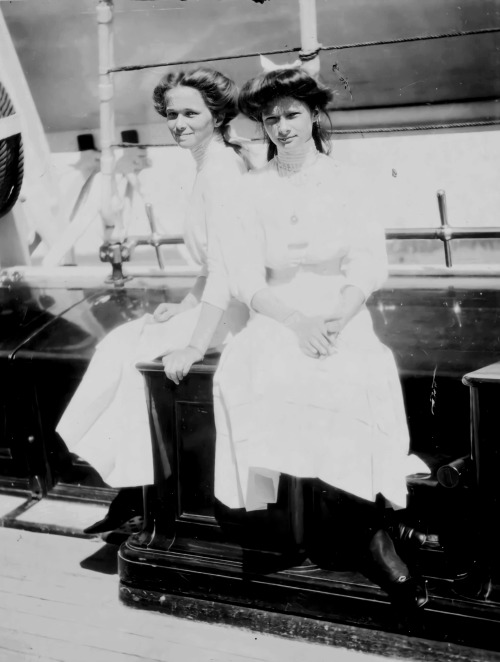 Grand Duchesses Olga, Tatiana, Maria and Anastasia Nikolaevna of Russia, 1911