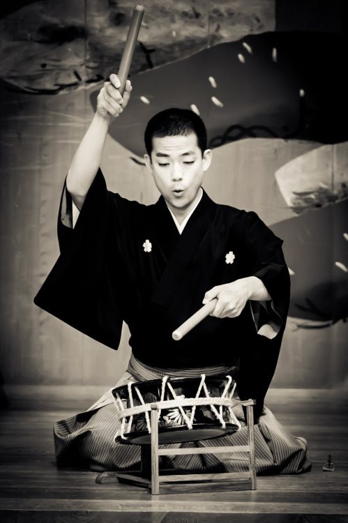 Taiko for Noh of Kurama Tengu, Kawamura / 鞍馬天狗、能、河村 Japan.  by Stéphane Barbery