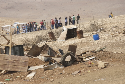 On Monday, September 16th, Israeli forces descended upon the Bedouin community Khirbet Makhoul locat