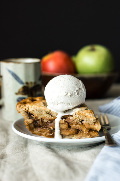 Gluten-Free Apple Pie with Coconut Sugar