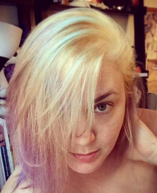 elshalarossa:  Post-bleach, pre-color. I’m an opal!