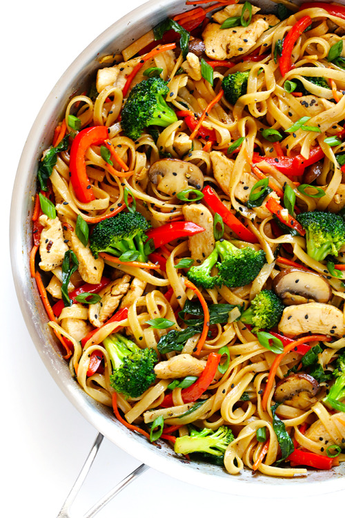 foodffs:  30-MINUTE SESAME CHICKEN NOODLE STIR-FRY Really nice recipes. Every hour. Show me what you cooked!