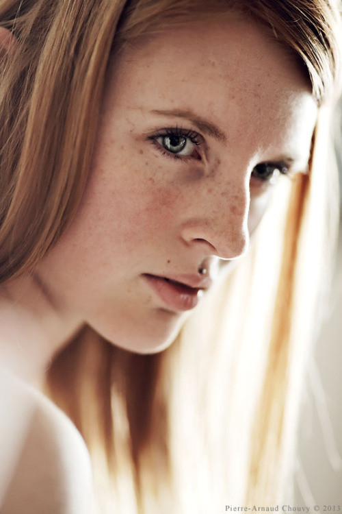 poseplease:  Bron:   f/4