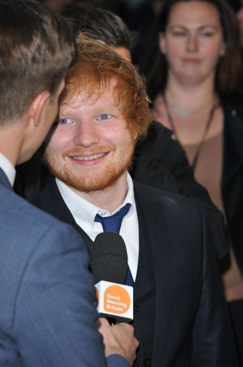 edsheeransdaily:  “JUMPERS FOR GOALPOSTS” WORLD PREMIERE 