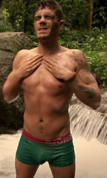 male-and-others-drugs:   Max George showing his bulge