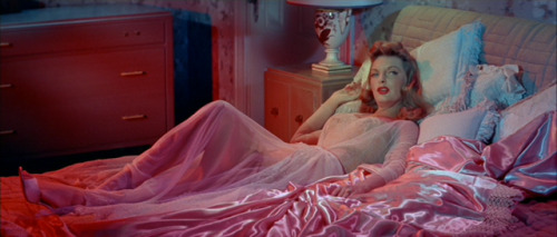 right-in-your-eye-candy:  certain-woman:The Girl Can’t Help It (1956), dir. Frank Tashlin Julie London <3