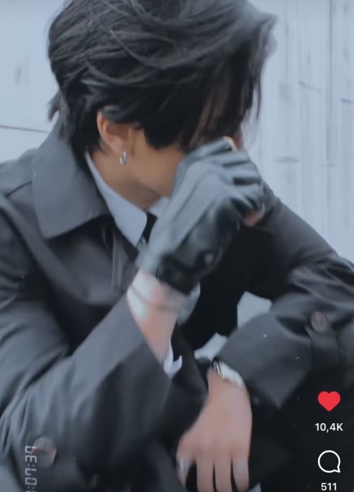 CAN HE PLEASE NOT OMFG