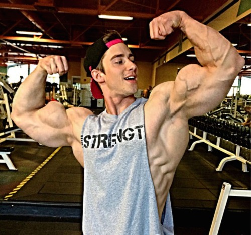 keepemgrowin:Terrific Tyson and his big, beautiful biceps…