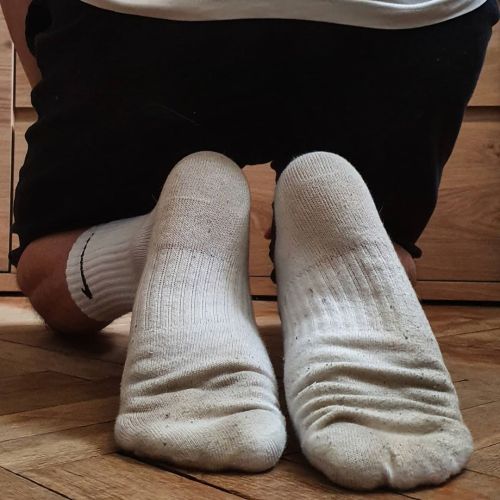 I made 9 new pics. 7th, 8th and 9th. Hope you like it. #gaysocks #nikesocks #gayfetish #whitesocks #