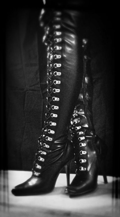 Can&rsquo;t wait to worship Mistress&rsquo;s boots, I will work hard to make sure they shine