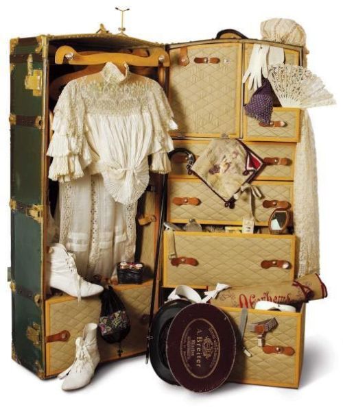 the1870svictorian: 1.Steamer trunk or “portmanteau luggage”, a trunk or piece of luggage