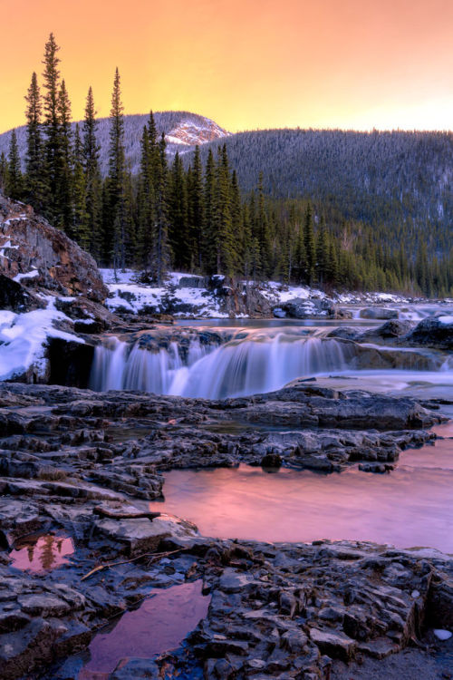 llbwwb:  (via 500px / Elbow falls Sunset by Chris Greenwood)  WOW!