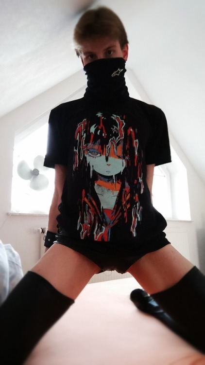 trapcatto:  Like this outfit ?  Maybe porn pictures