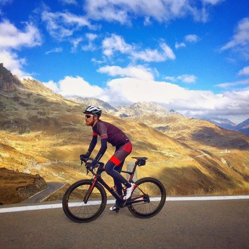 pedalitout:  Autumn in the Alps: climbing Furkapass under blue skies was a relief after getting caug