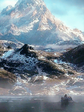 oreliel-from-valinor:The greatest kingdom in Middle-Earth, Erebor. Built deep within the mountain it