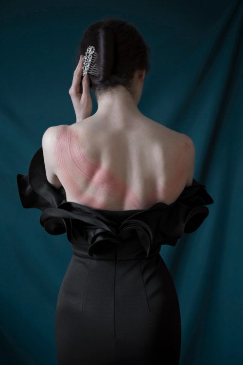 slobbering:Iness Rychlik ~ Victorian Erotica with Subtle CrueltyThe BeeKeeperLove and DevotionThe In
