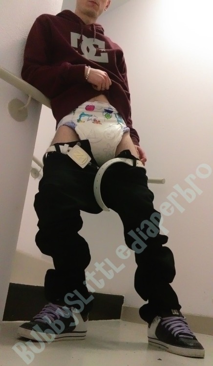 bubbyslittlediaperbro: Showing off my Cushies in the stairs before getting back home.