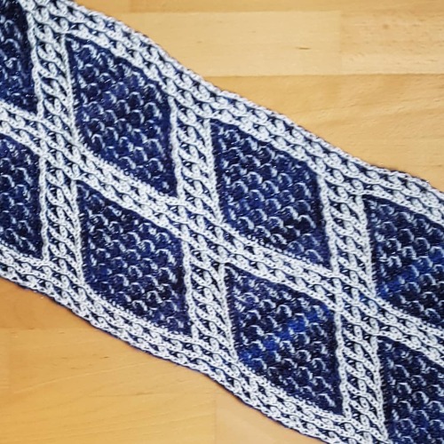 I really need to finish this new brioche scarf - and then I have to write up the pattern (which will