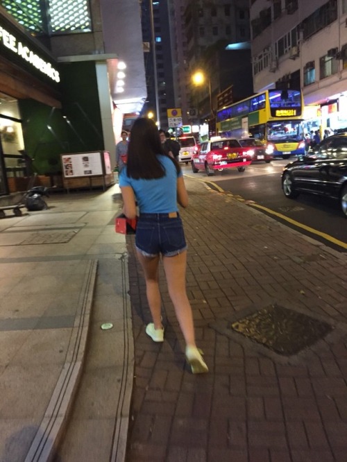 Love summertime in Hong Kong when local girls wear those sexy shorts and reveal their beautiful legs