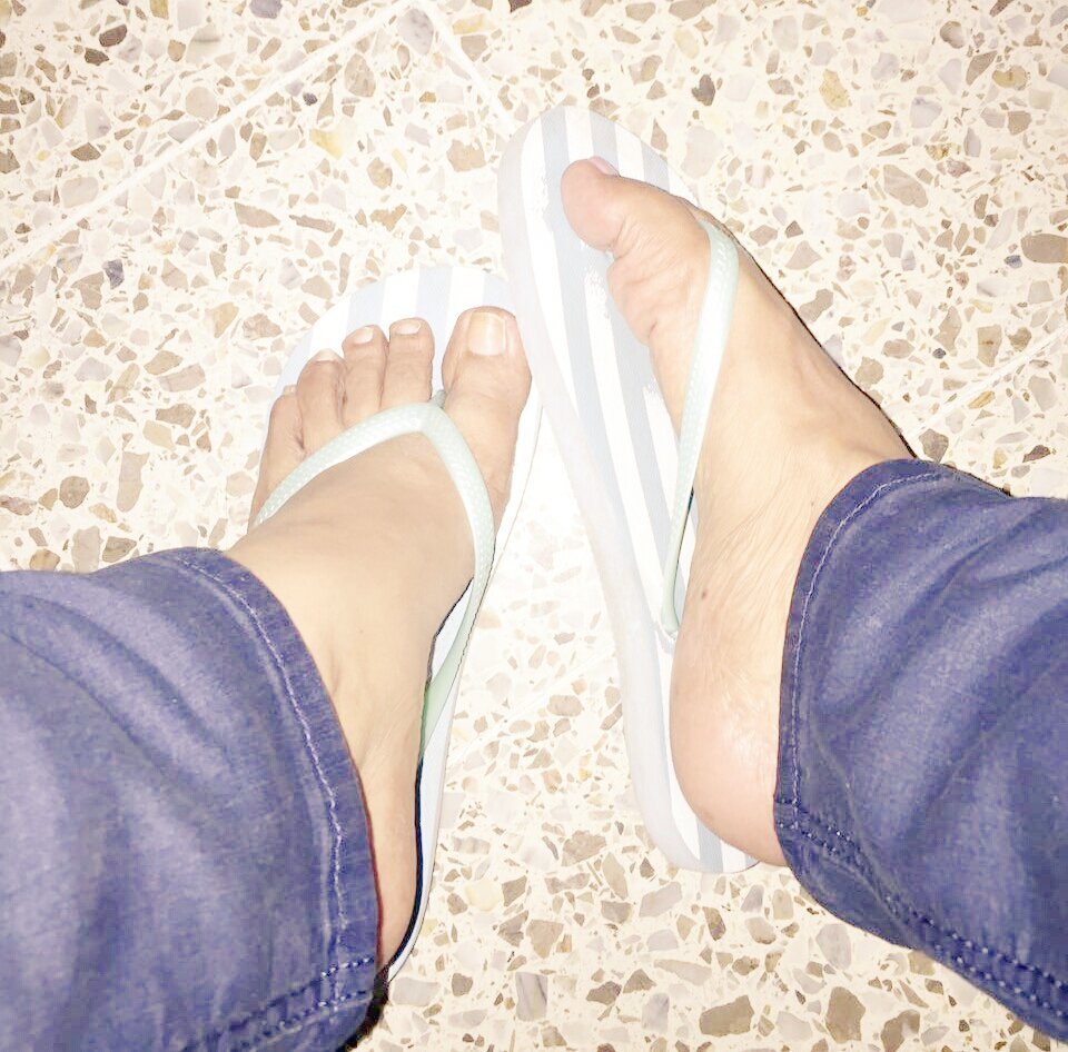 gabprincess01:  Monday night ☺☺☺😊😊😊😥😥😥👣👣👣