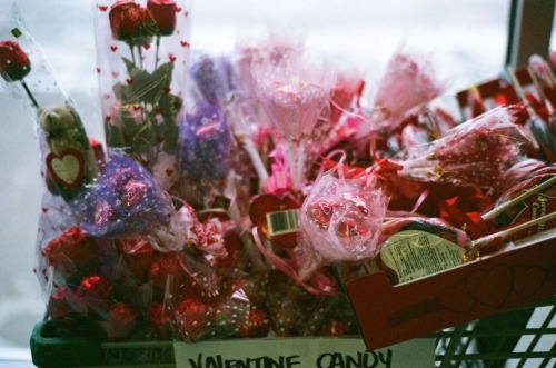 goldenprairies: discounted valentine candy