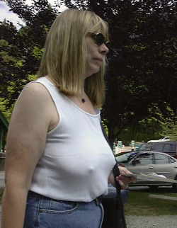 ancientmariner44:  More pokies at the Butchart Gardens.