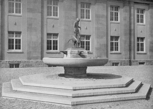 Richard Dollinger, Daniel Stocker, Brunnen im Hofe des Reformrealgymnasiums in Stuttgart, 1913