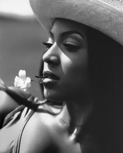 vintagecelebs: Beyoncé photographed by Isabel Snyder, 1999