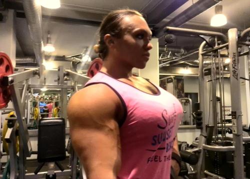 zimbo4444:  ..Natalia Trukhina..”The World’s Most Muscular Woman”..super strong & super beautiful & only 24yo..slightly over 5'5” tall 211 lbs & has over 18″ biceps.. 💪🏼😺👍🏼 ..Jr. proudly says..”my Mom can beat up