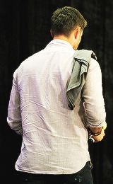 jensackles: ‘why am i so attracted to your back?’ - the photoset (x;x) 