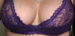 flumpy531:  My cover pic. Love this bra but they do pop out he he 😘 💋