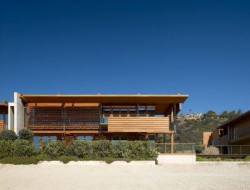 whispsofinvisibleme:  somers-arch: &ldquo;Malibú beach house&rdquo; in Malibú, CA, USA by Richard Meier whispsofinvisiblme: Love 