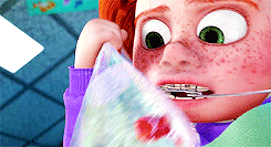izzllightwood:  get to know me meme: 3/10 favorite movies: Finding Nemo (2003) &ldquo;Hey,