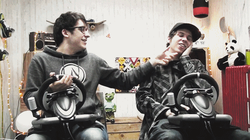 youtubecomoestilodevida:  Rubius: Tengo daños cerebrales. Mangel: